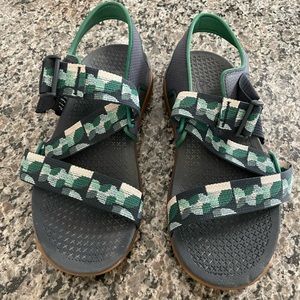 Super comfy Chaco sandals and nearly worn